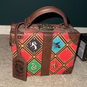 Hogwarts Quidditch Trunk Crossbody Bag - Red and Brown